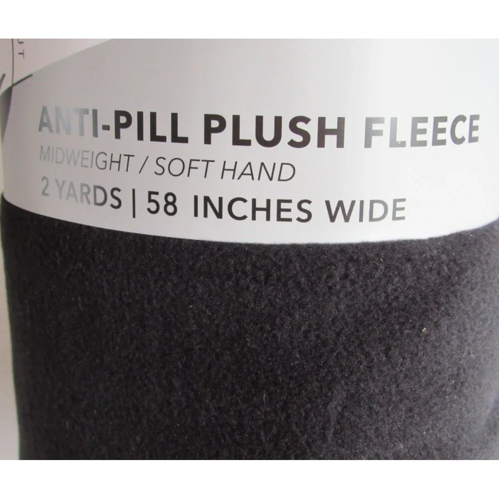 JoAnns 2 Yards Pre Cut Anti Pill Blizzard Fleece Solid Plush Midweight Black NWT